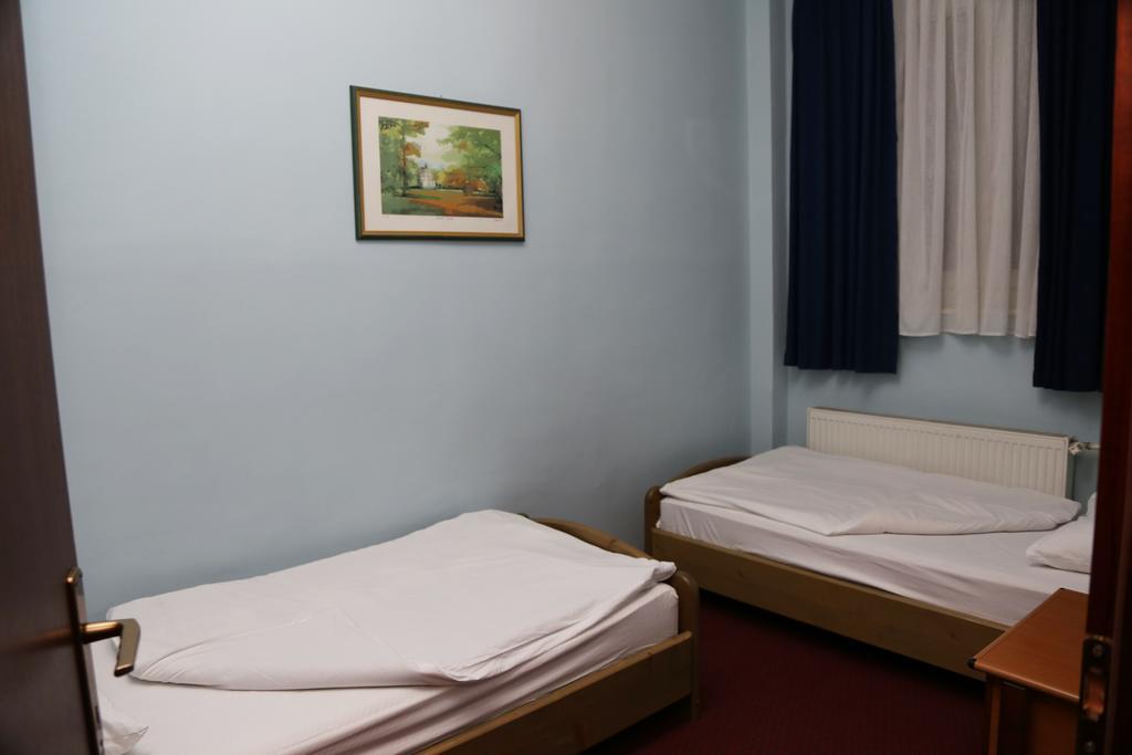 Hotel Carlstadt Карловац Стая снимка