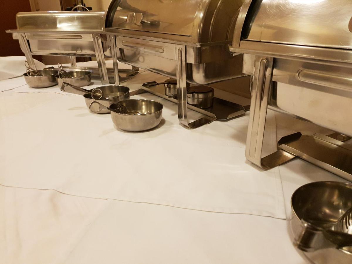 Hotel Carlstadt Карловац Екстериор снимка