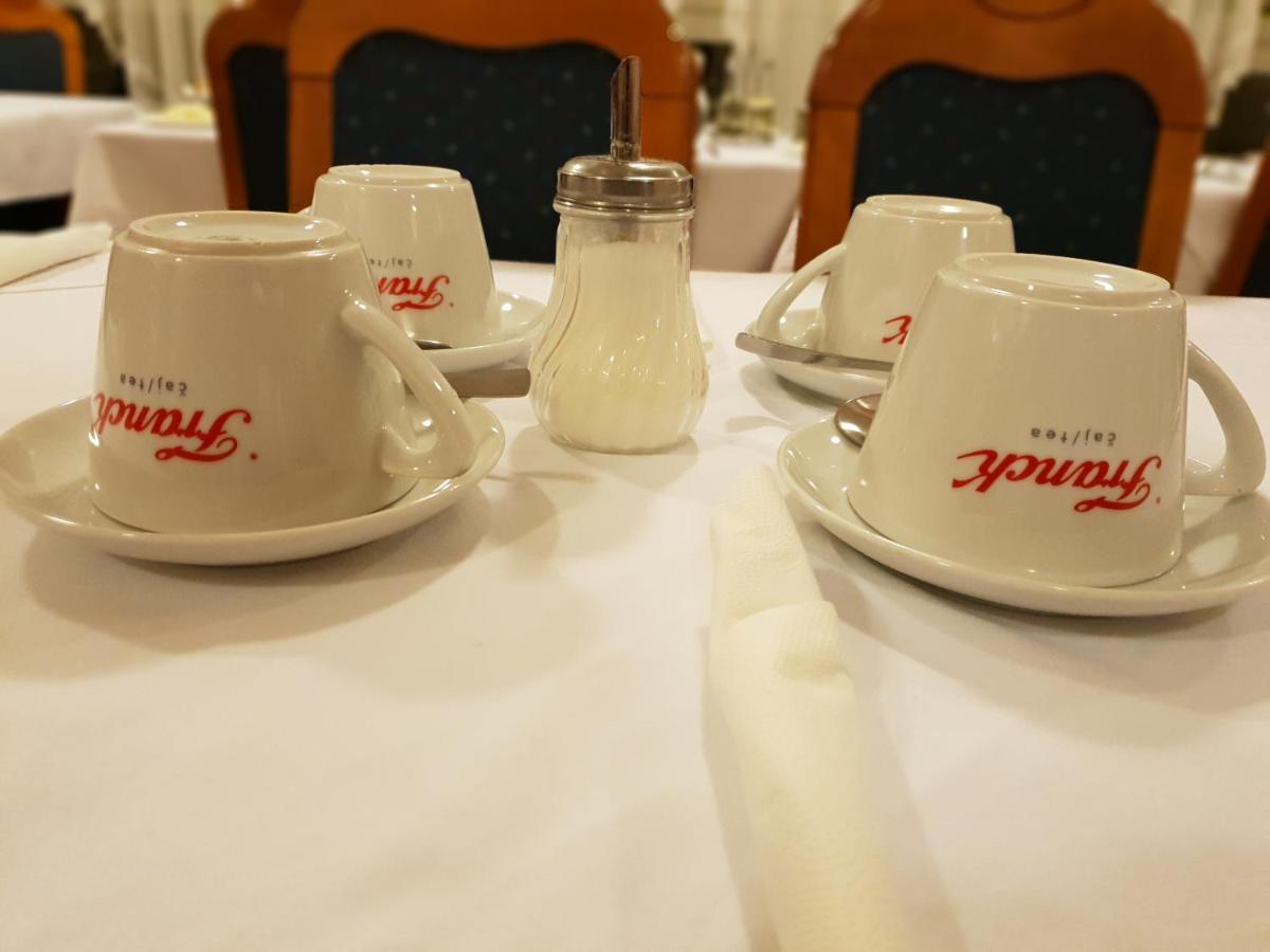 Hotel Carlstadt Карловац Екстериор снимка