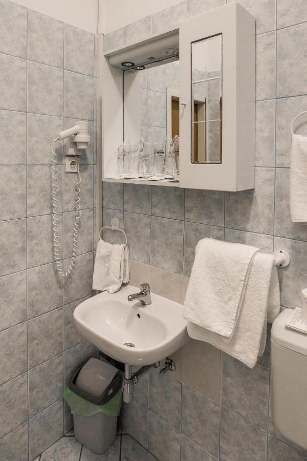 Hotel Carlstadt Карловац Стая снимка